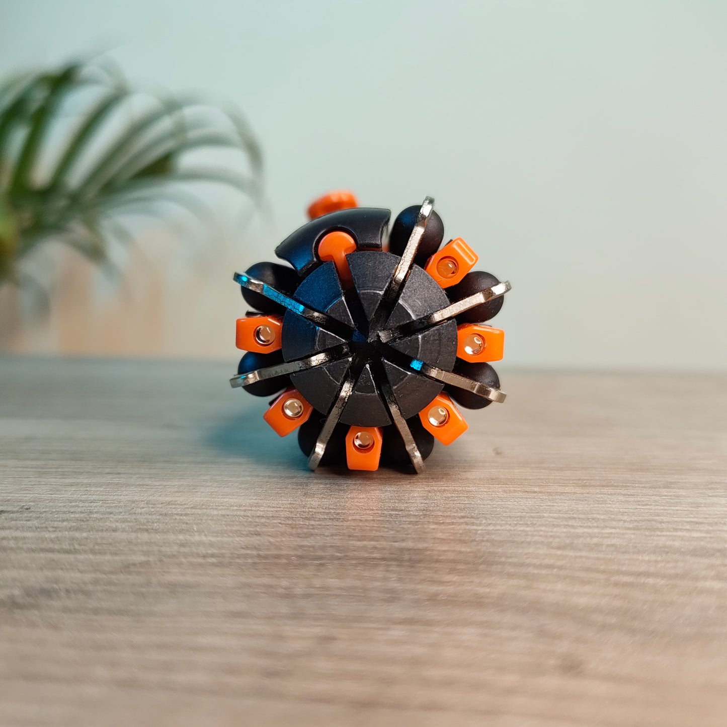 Multi-Screwdriver With Powerful Torch (Refurbished)