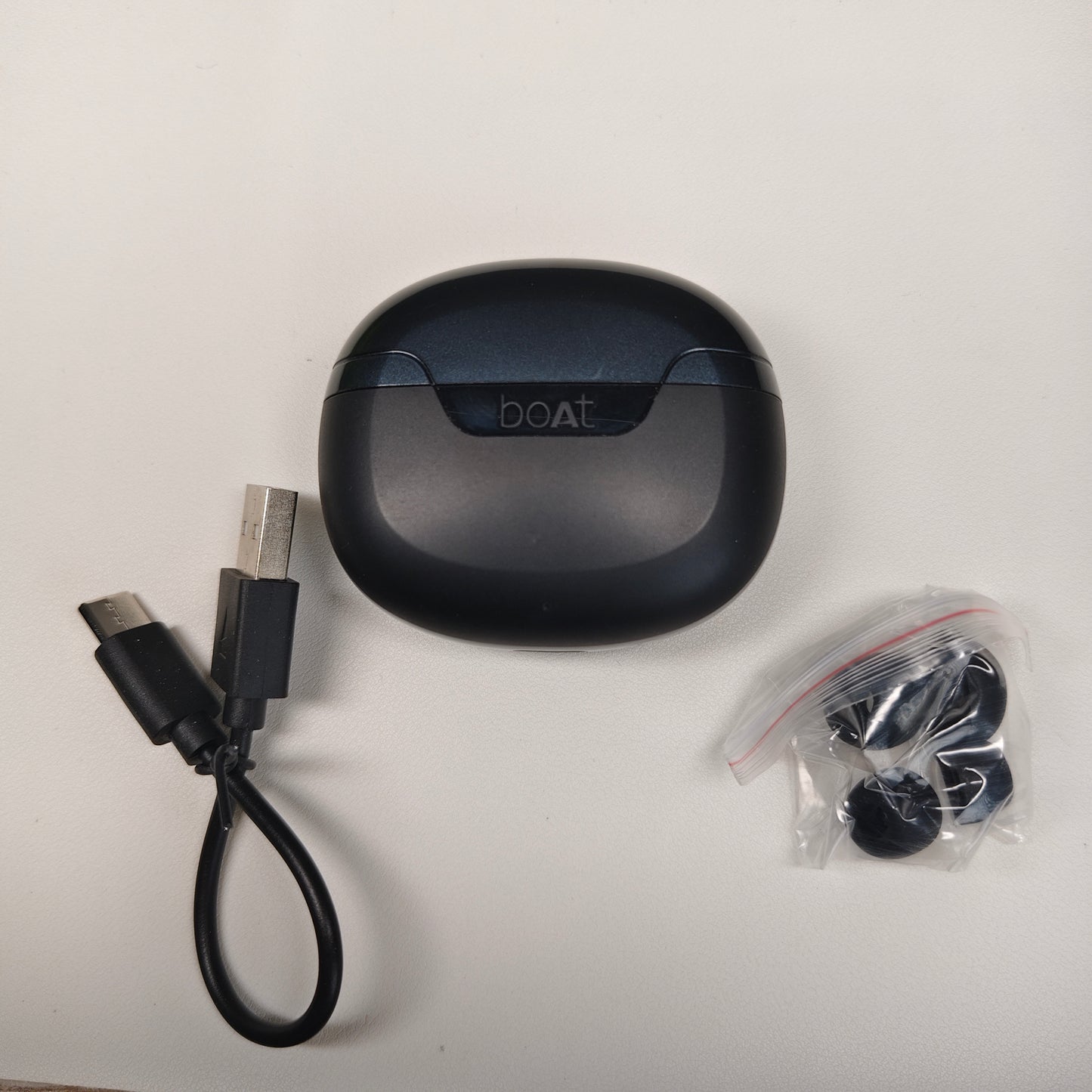 boAt Airdopes 300(Refurbished)