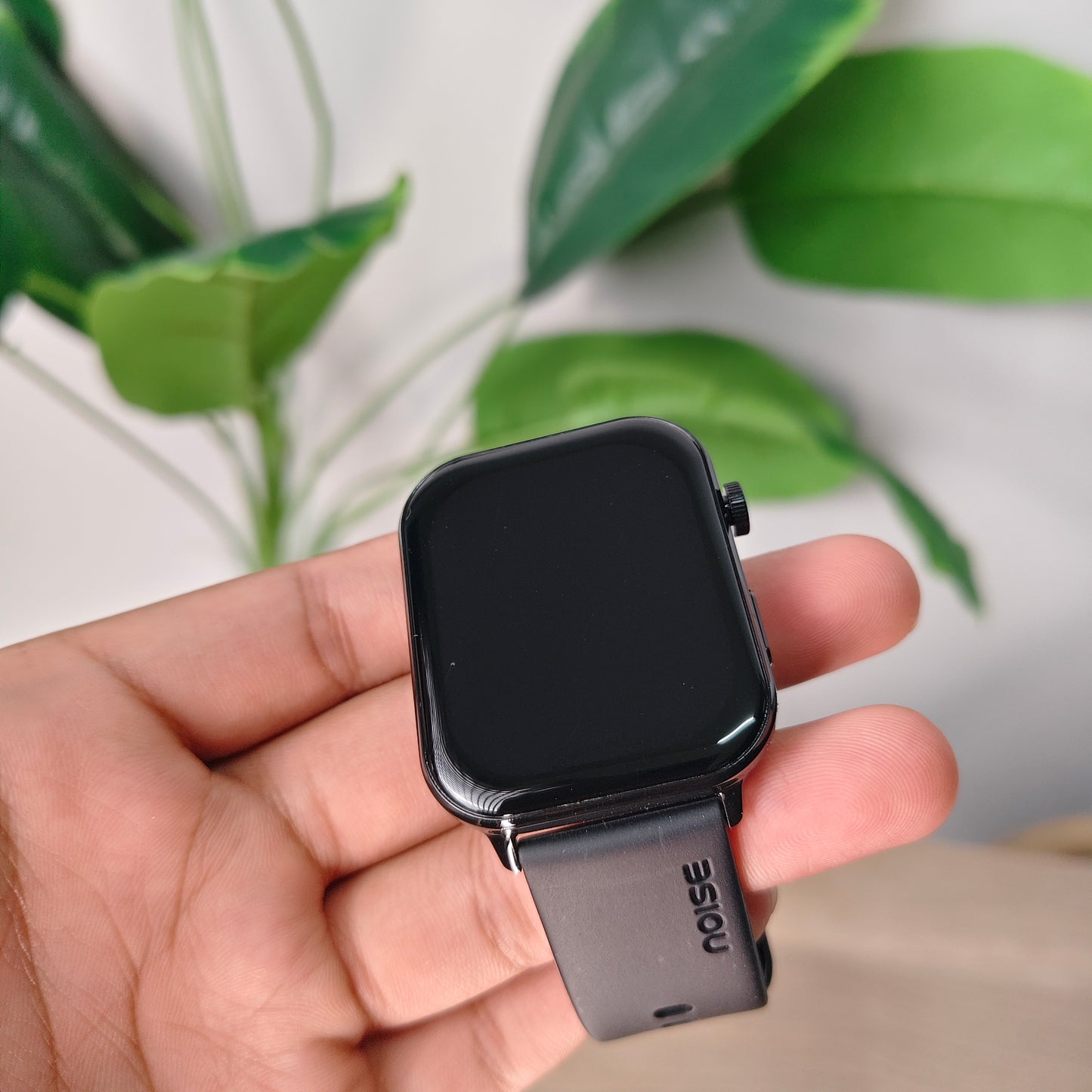 Noise Icon 5 Smartwatch(Refurbished)