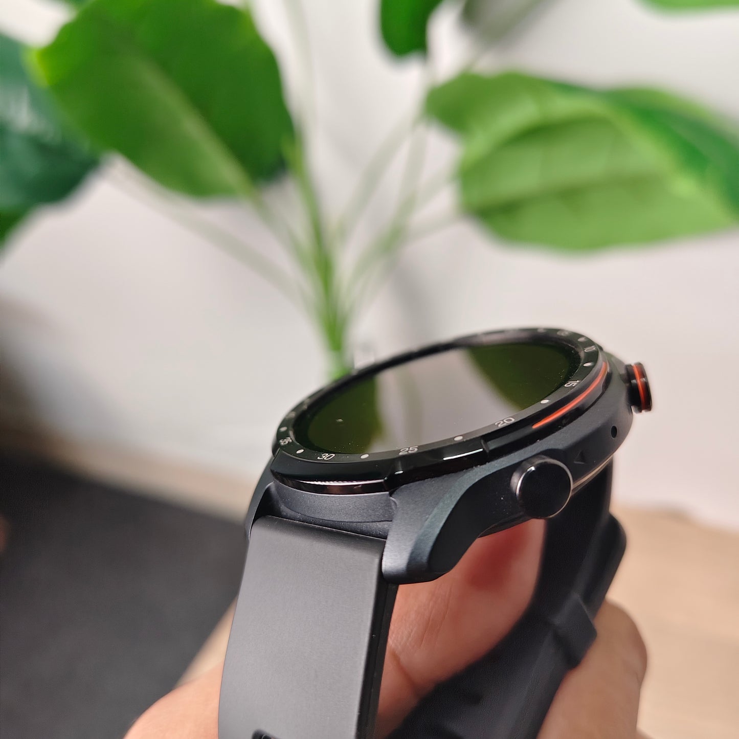 Noise VOYAGE 4G e-sim Smartwatch(Refurbished)