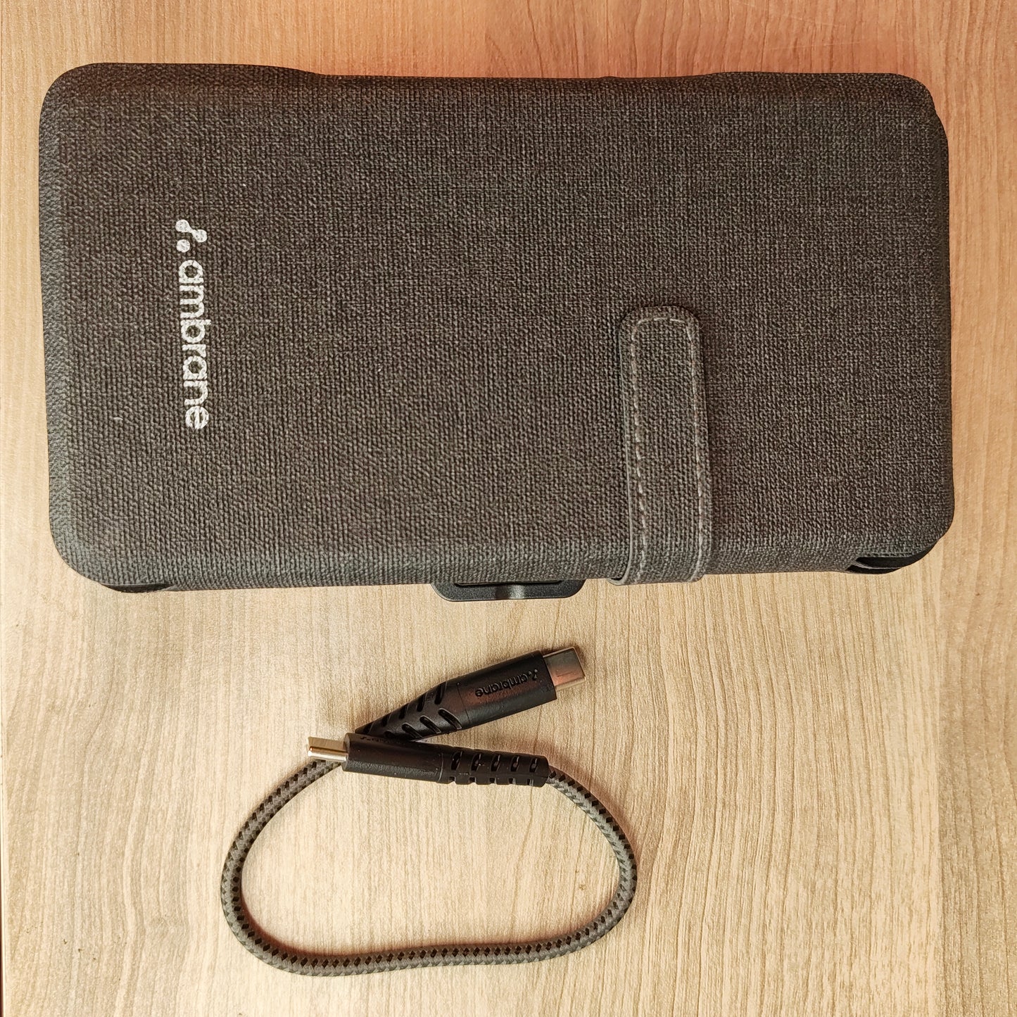 AMBRANE 10000 mAh SOLAR POWER BANK (Refurbished)
